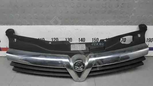 Решетка радиатора CLK10QF01