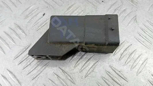 Реле свечей накала 8200558438A