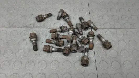 Болт колесный PBM20NH01