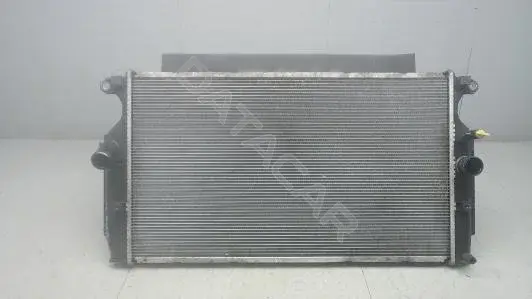 Радиатор охлаждения 164000R030