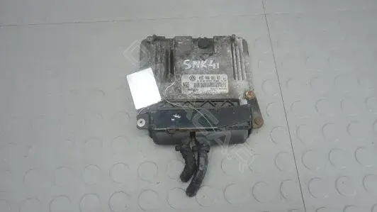 Блок управления двигателем 03G906021QT