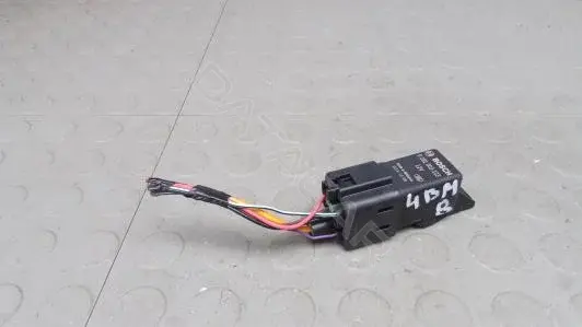 Реле свечей накала 4BM08OK01