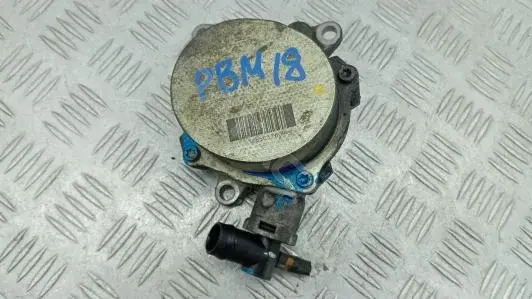 Вакуумный насос 146503760R