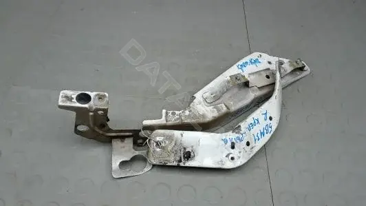 Кронштейн крыла 5BM310Y01
