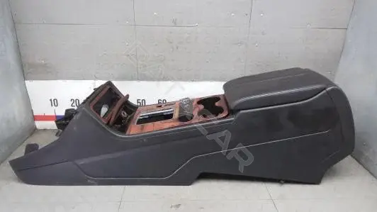 Подлокотник 7P2863241, 7P6864207B