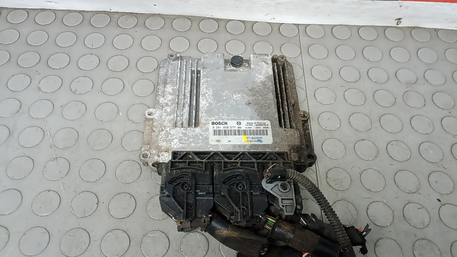Блок управления двигателем 0281030577