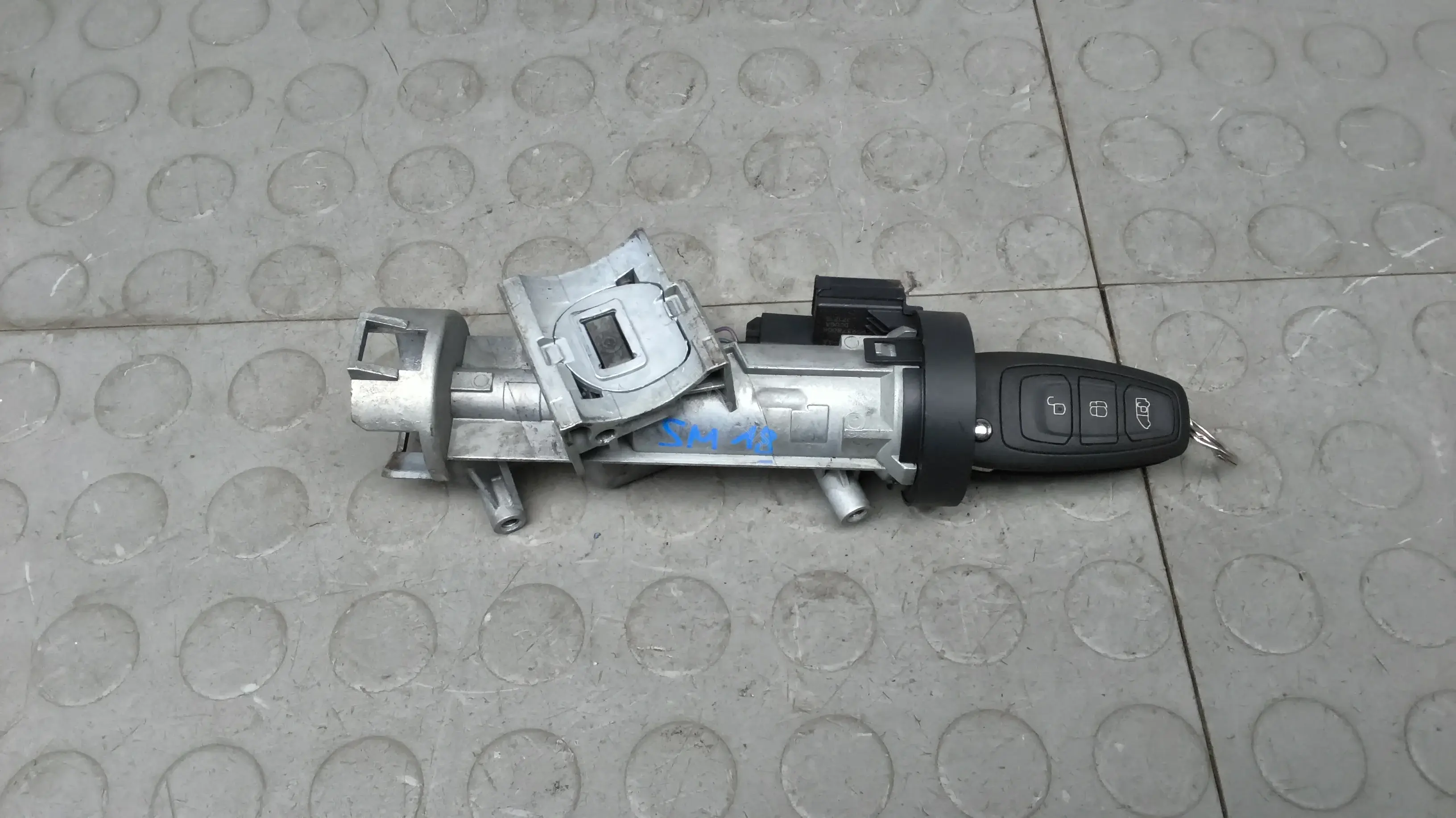 Замок зажигания 1SM18J101