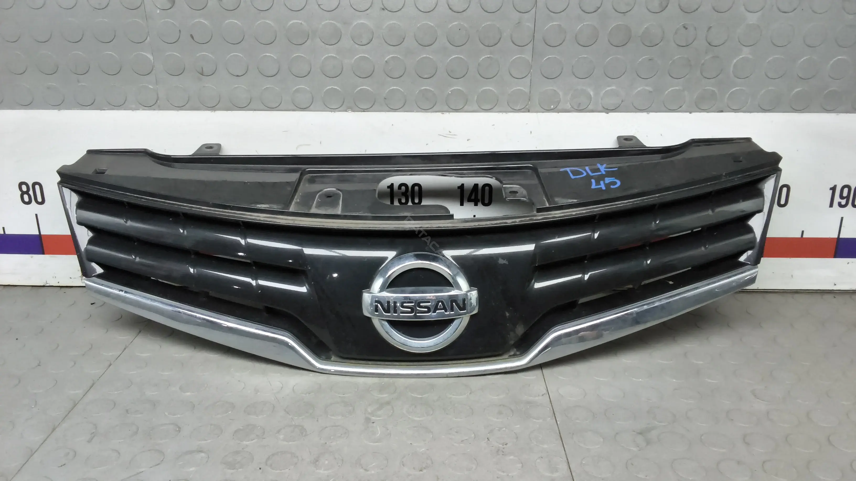 Решетка радиатора DLK45QF01