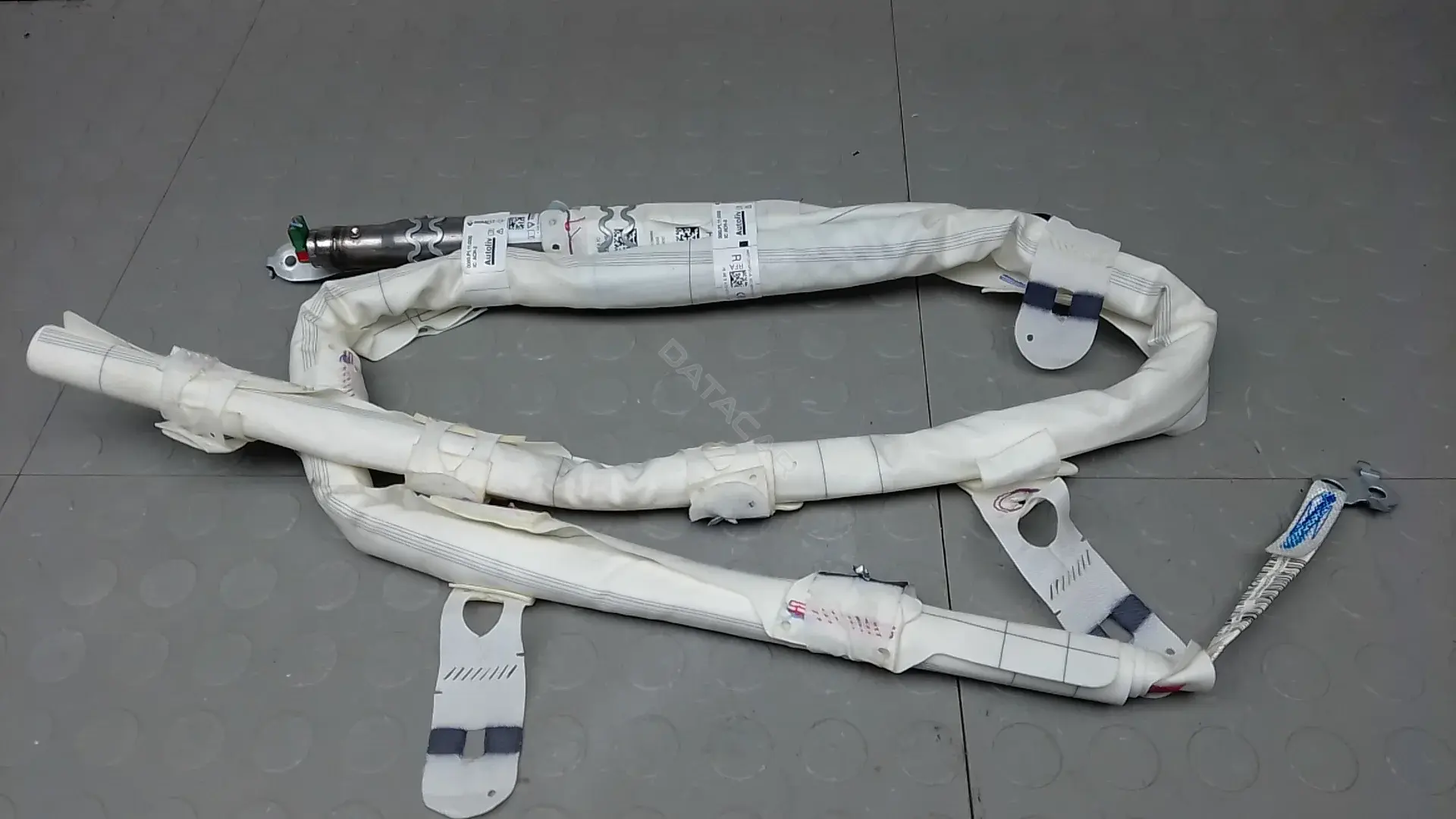 Подушка безопасности 1BG24S402