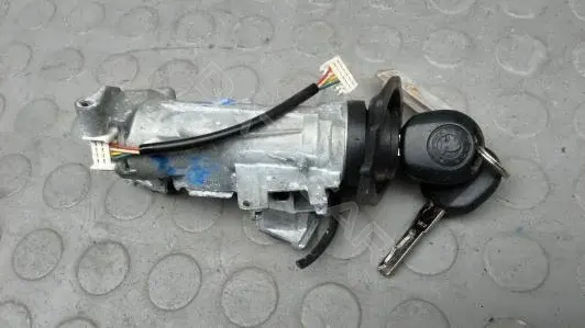 Замок зажигания DLK38J101