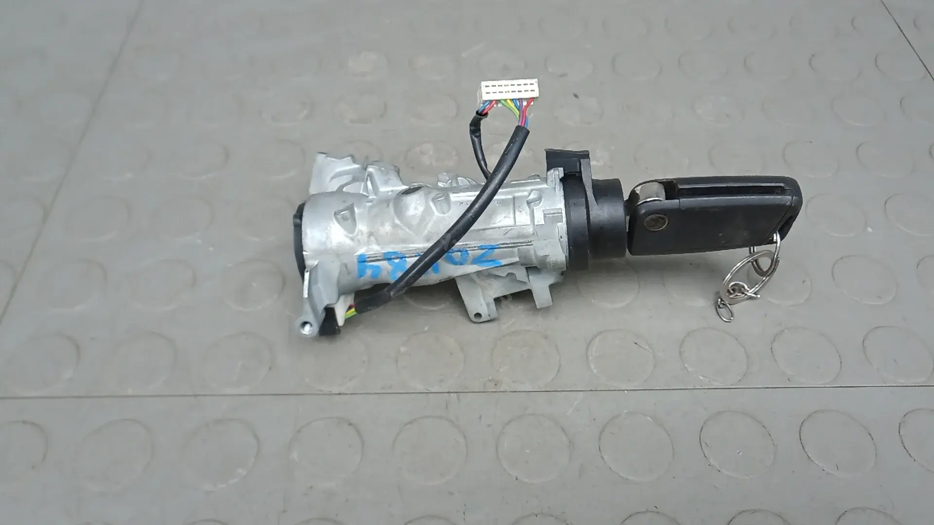 Замок зажигания ZOK84J101