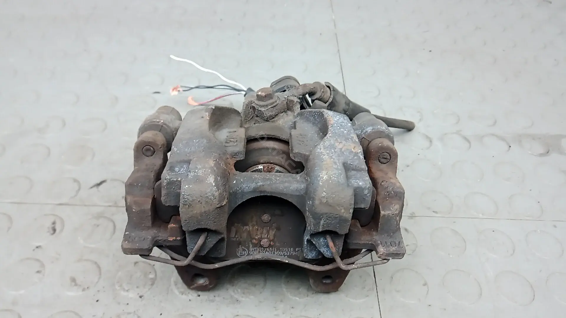 Скоба суппорта 3Q0998281, 5G0615425