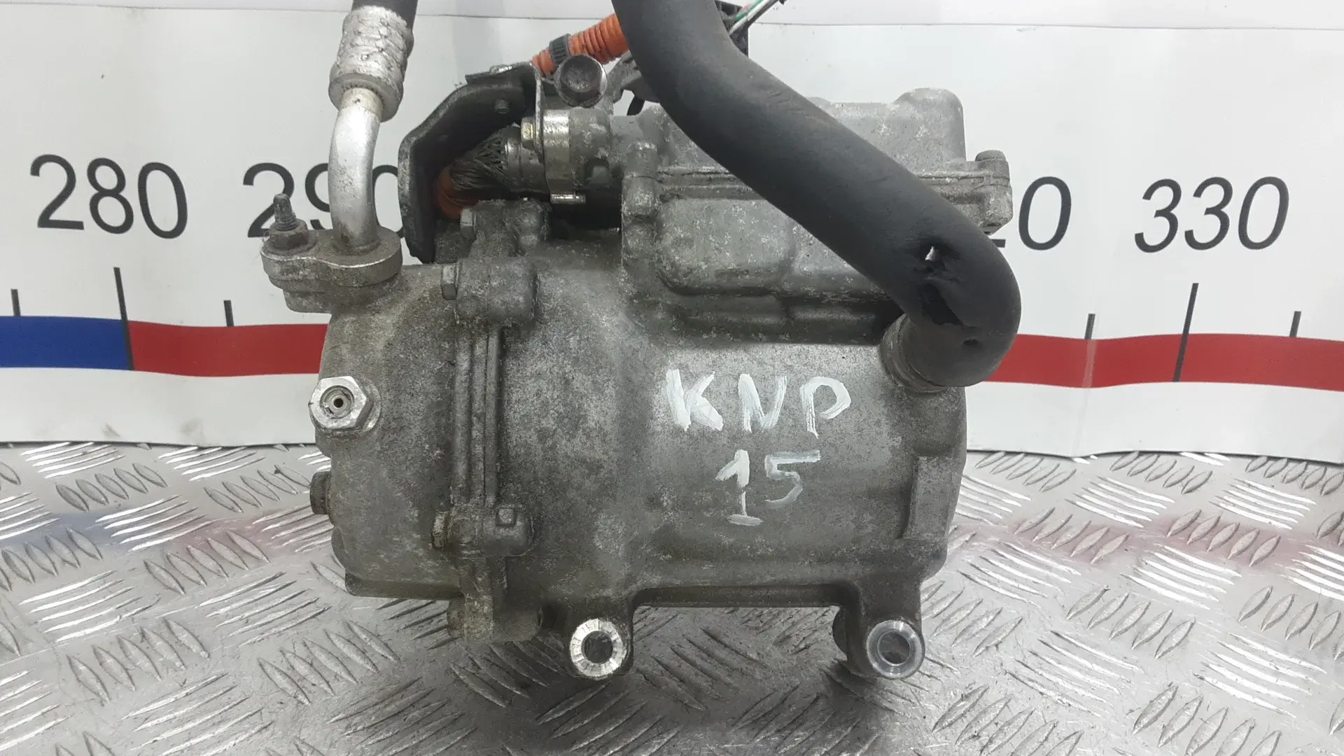 Компрессор кондиционера 7813A483