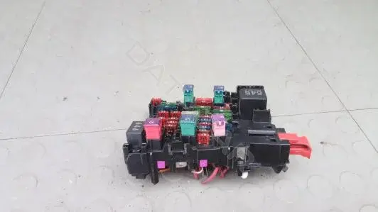 Блок предохранителей ABM13M102