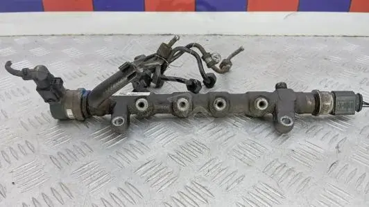 Топливная рейка 03L130089J