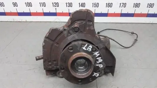 Поворотный кулак MBM190901