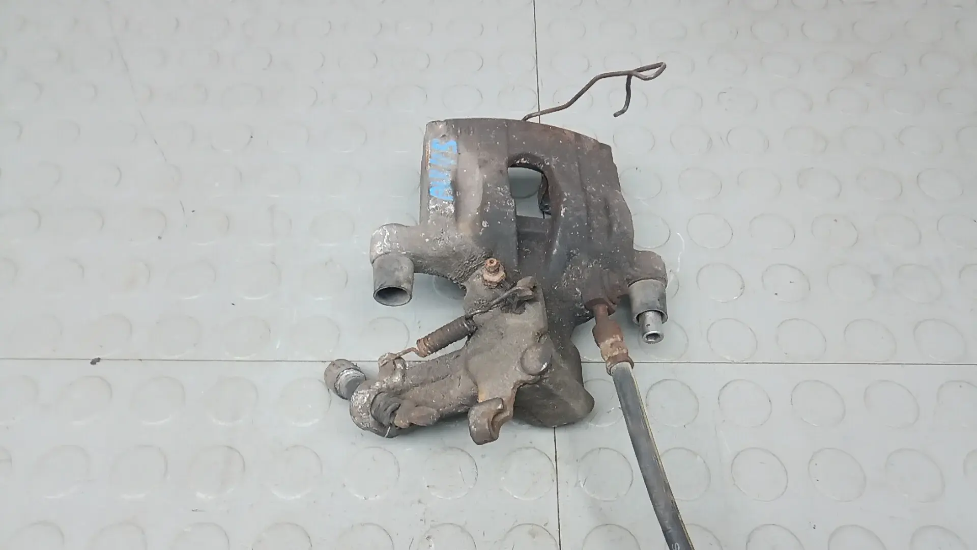 Скоба суппорта ALK450P01