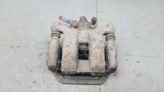 Скоба суппорта KBM050M01