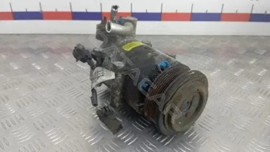 Компрессор кондиционера AV11-19D629-BA