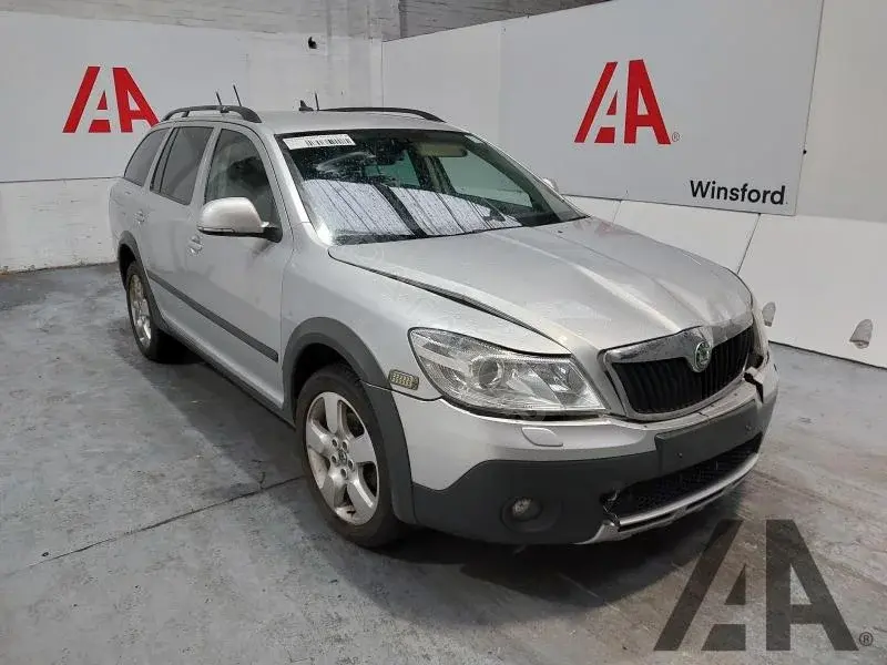 Скоба суппорта 4BM110N01