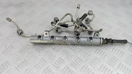 Топливная рейка LBM10BB01