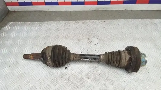 Приводной вал / Полуось 7P0407271C