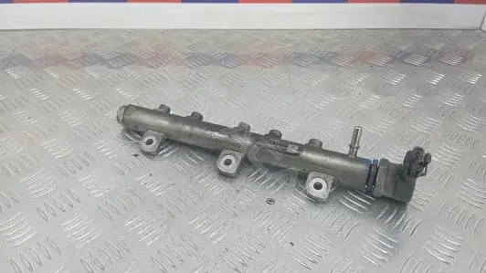 Топливная рейка 7AG02BB01