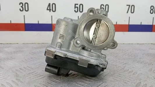 Дроссельная заслонка 05C133062