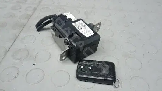Замок зажигания 8961047010