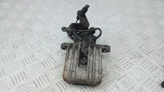 Скоба суппорта NOK750P01