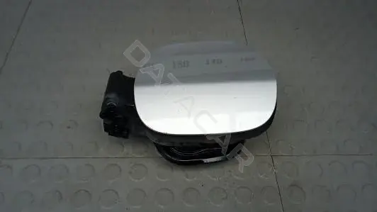 Крышка лючка топливного бака EBM11IC01