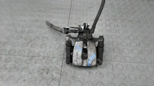 Скоба суппорта PBM110O01