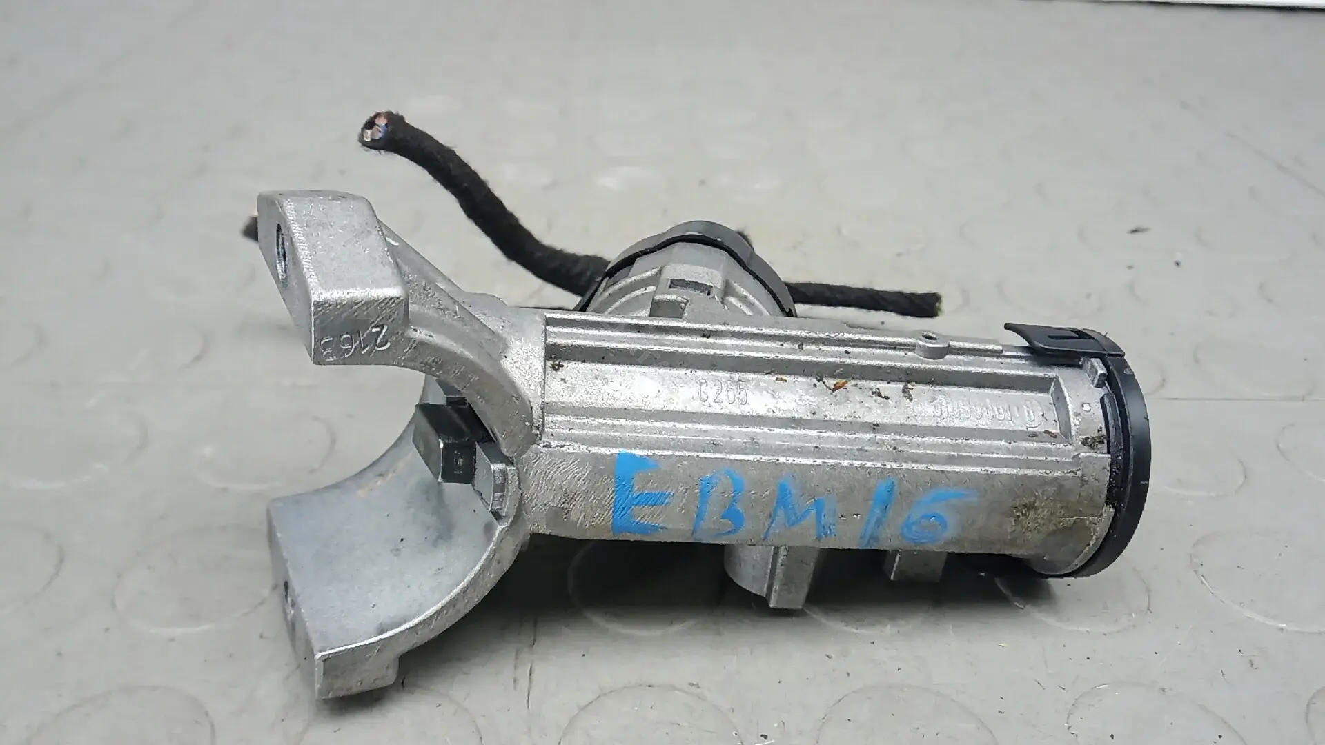 Замок зажигания EBM16J101