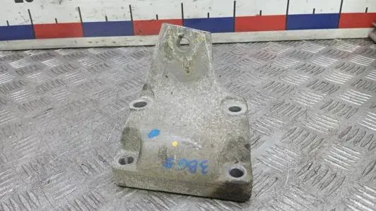 Кронштейн двигателя 3BG05A701