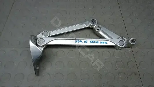 Петля капота HBM10D501