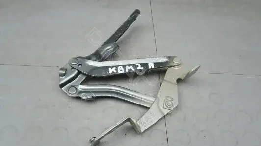 Петля капота KBM02D502