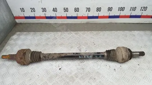 Приводной вал / Полуось 7P0501201G