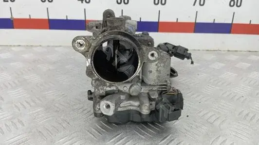 Дроссельная заслонка 04L128063AA
