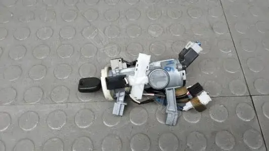 Замок зажигания PBM06J101
