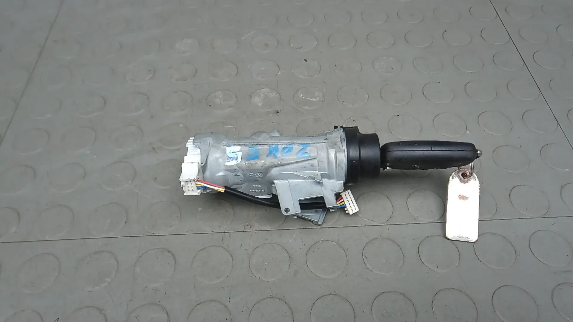 Замок зажигания ZOK85J101