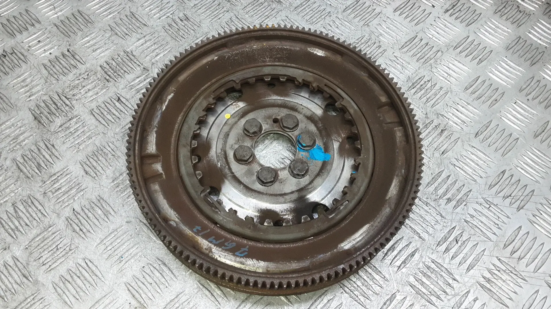 Маховик 03L105266ED