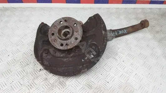 Поворотный кулак XOK770901