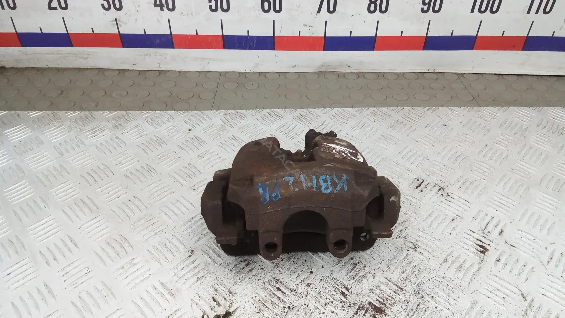 Суппорт тормозной KBM02K701