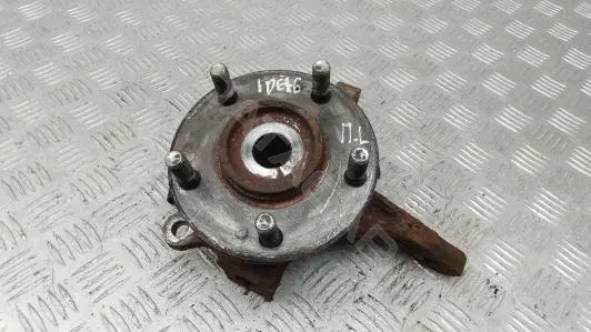 Поворотный кулак MR491321