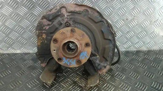 Поворотный кулак 3GS010901