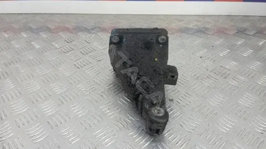 Кронштейн двигателя LEP17A702