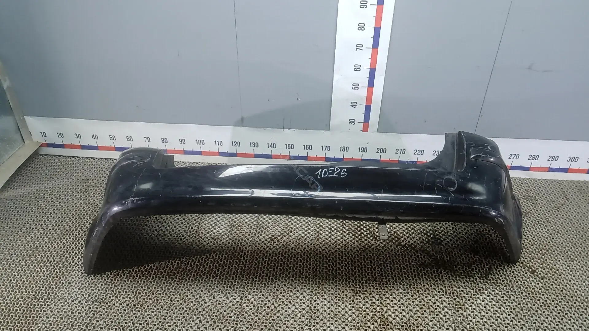 Задний бампер 1404182