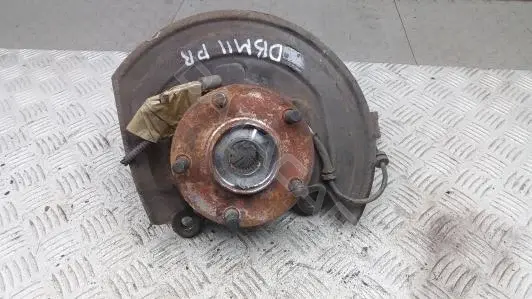 Поворотный кулак 40014JD000