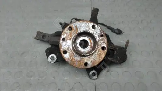 Поворотный кулак PBM090801