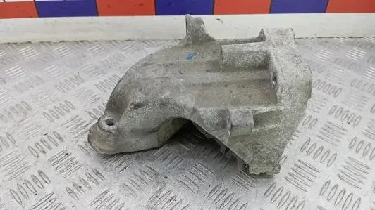 Кронштейн двигателя FA111A701